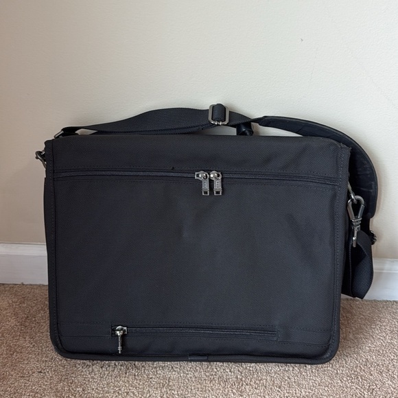 Tumi Expandable Flap Computer Laptop Briefcase Black - Picture 2 of 10